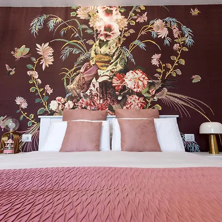 Residence Lora, Flowers Suite 5,Free Private Parking