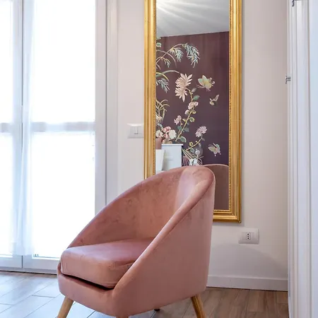 Residence Lora, Flowers Suite 5,Free Private Parking