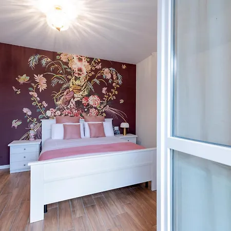 Lora Como Residence, Luxury Suite 5, Free Private Parking, Self Check In Lejlighed Como