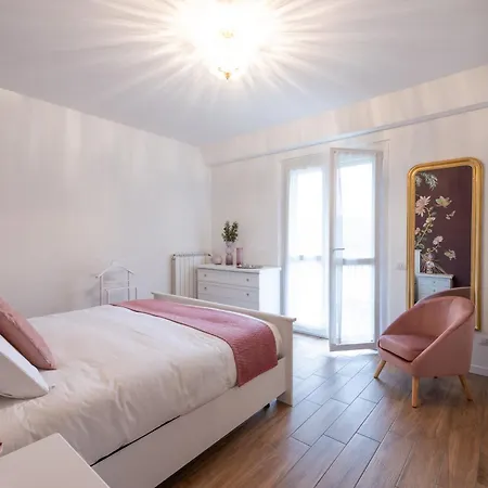 Lora Flowers Suite, Free Parking,self Check In, 5 코모