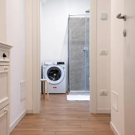 Residence Lora, Flowers Suite 5,Free Private Parking Апартаменты
