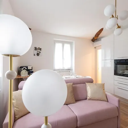 Lora Como Residence, Luxury Suite 5, Free Private Parking, Self Check In