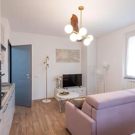 Lora Flowers Suite, Free Parking,self Check In, 5 아파트