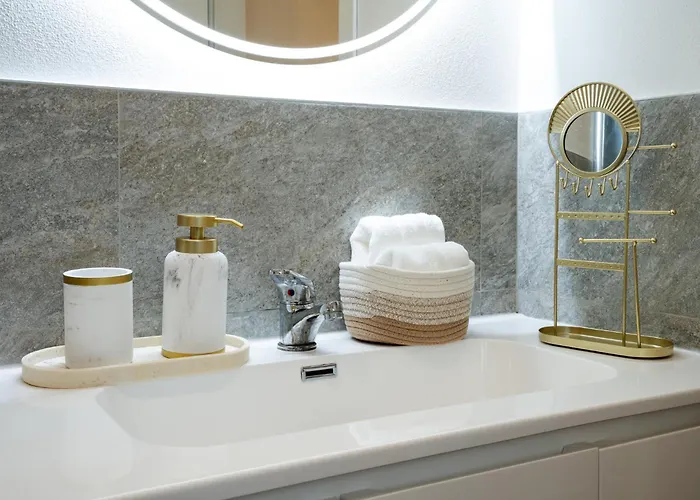 Lora Flowers Suite, Free Parking,self Check In, 5 Côme