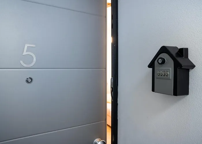 Lora Flowers Suite, Free Parking,self Check In, 5 Appartamento