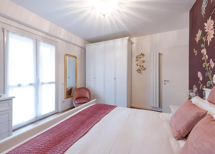 Lora Flowers Suite, Free Parking,self Check In, 5 Côme