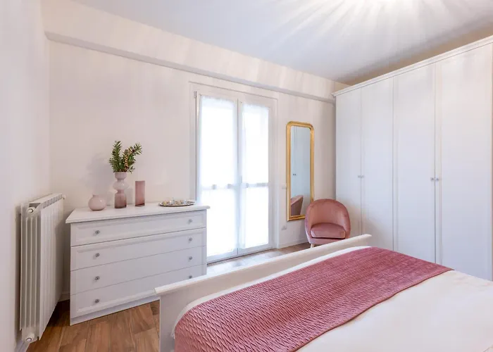 Appartamento Lora Flowers Suite, Free Parking,self Check In, 5 Côme