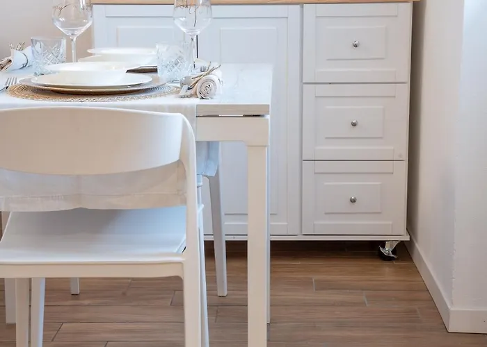 Lora Flowers Suite, Free Parking,self Check In, 5 Appartamento Côme