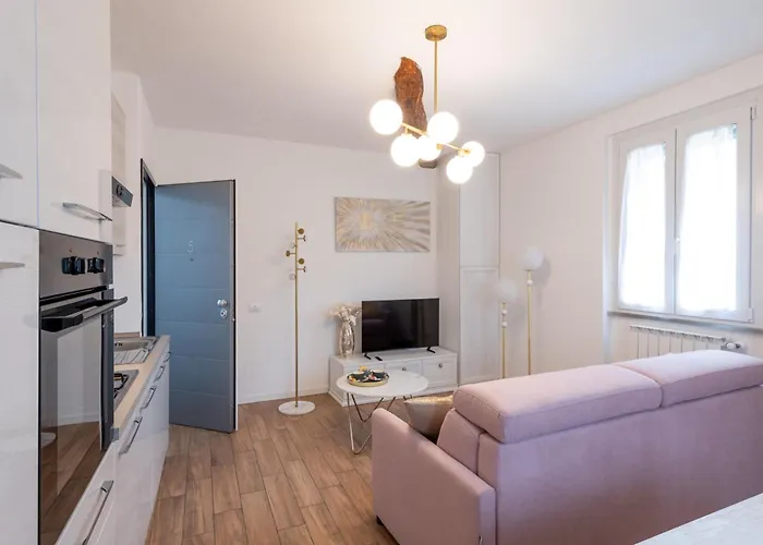 Lora Flowers Suite, Free Parking,self Check In, 5 Appartamento