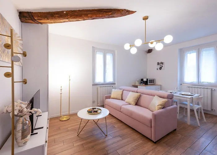 Lora Flowers Suite, Free Parking,self Check In, 5 * Côme